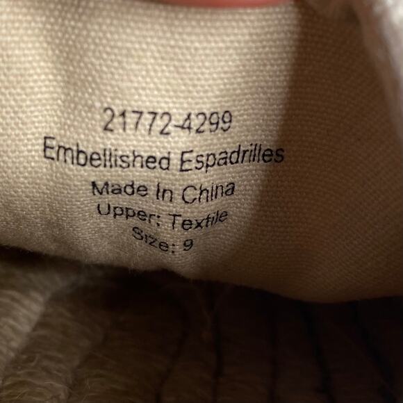 Vera Bradley Women's The Dune Tan Floral Embroidered Espadrille Slip On Flats 9 - Picture 2 of 8